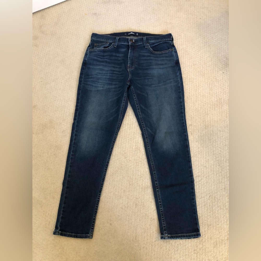 NWOT- Hollister Taper Epic Flex jeans